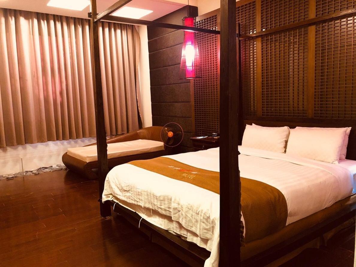 Hip Spa Motel Taichung Exterior foto